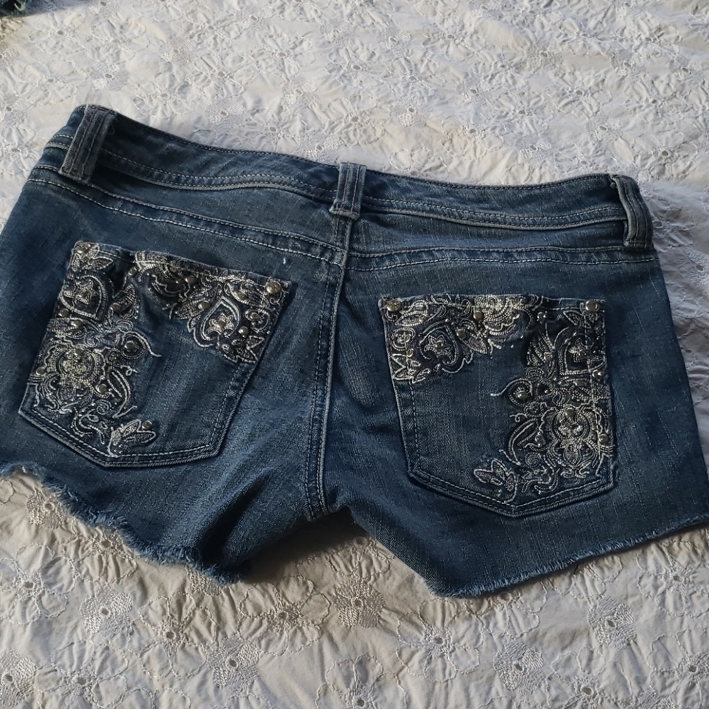 WHBM Cutoff blue embroidery embellish denim shorts  2
